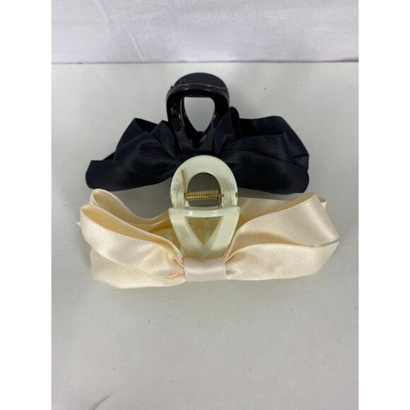 Lot of 2 New Bear Claw Hair Clips Black & Ivory With Bow. - Picture 1 of 3